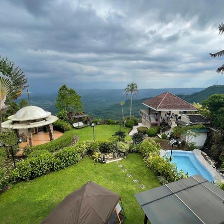 The Lakeview Suites Tagaytay City Exterior photo
