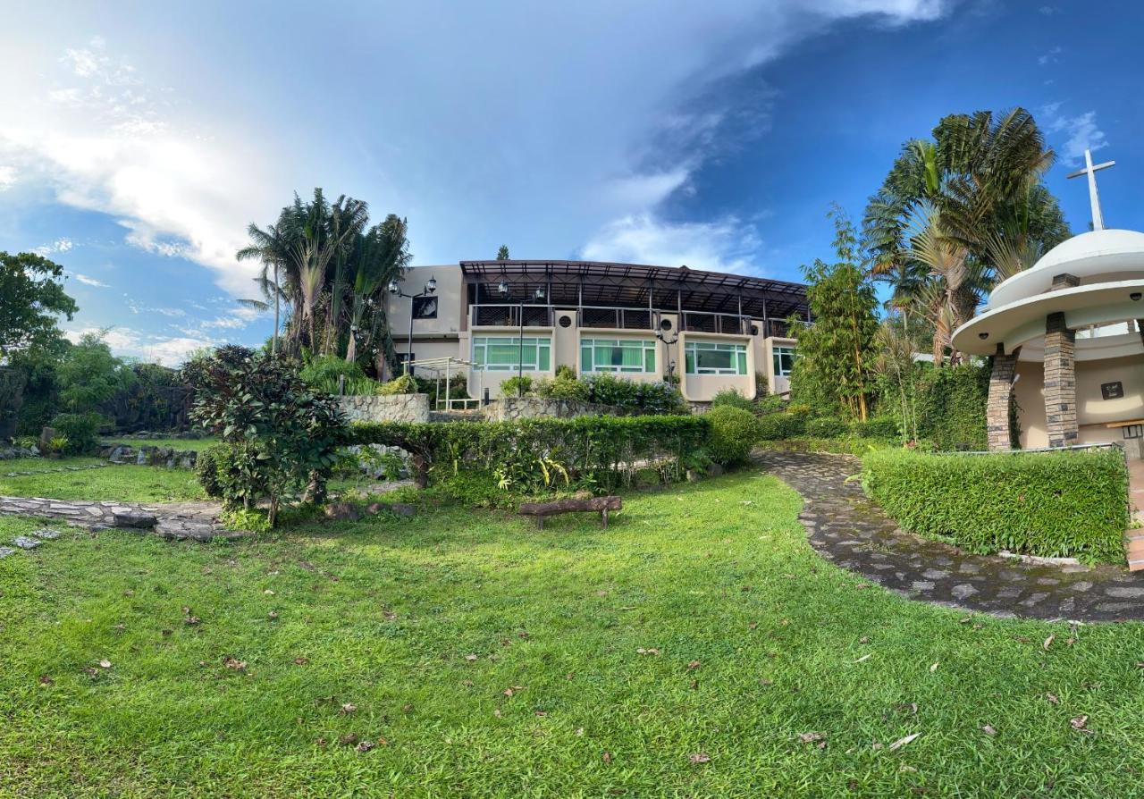 The Lakeview Suites Tagaytay City Exterior photo
