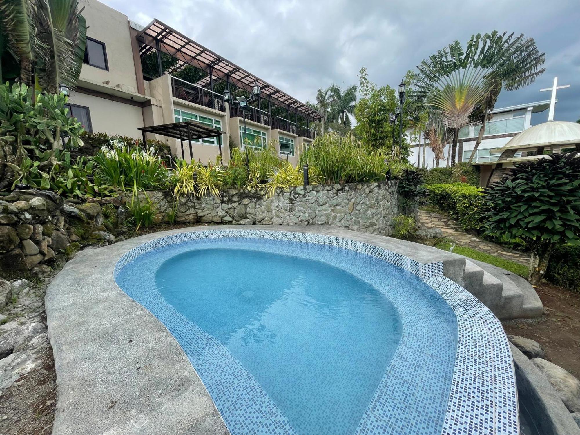The Lakeview Suites Tagaytay City Exterior photo