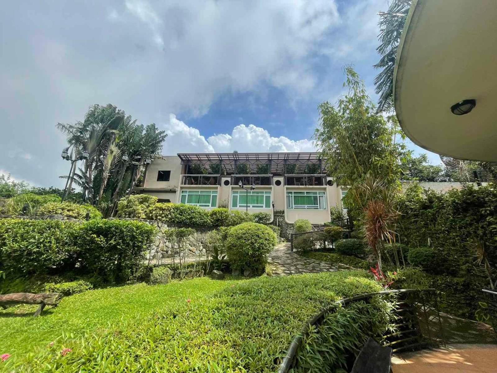 The Lakeview Suites Tagaytay City Exterior photo
